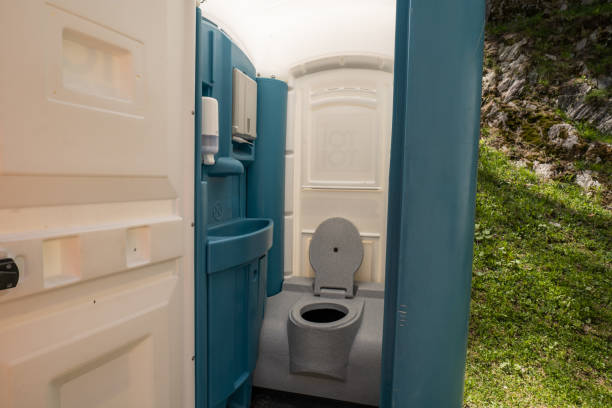 Best Portable bathroom rental  in Hustisford, WI